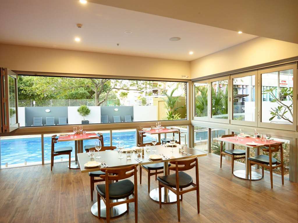 Hotel Courtyard By Marriott Darwin Restaurant photo